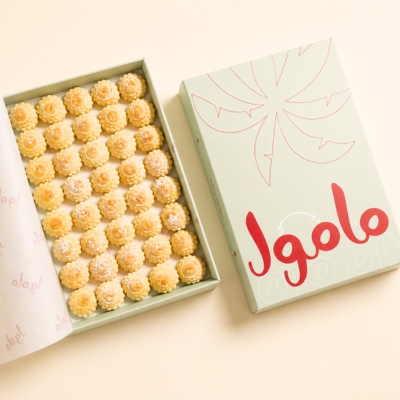 pastel top and bottom box for sweets