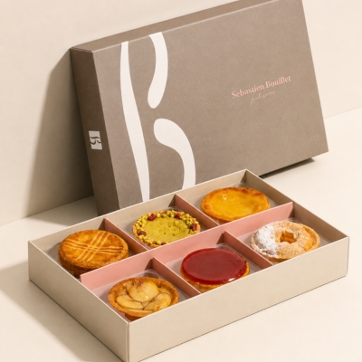 top and bottom box with partition for tarts