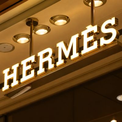 hanging signage frontlit premium